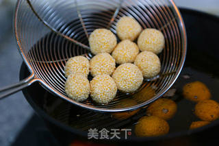南瓜芝麻球的做法步骤:12