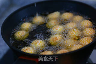 南瓜芝麻球的做法步骤:14
