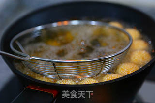 南瓜芝麻球的做法步骤:15