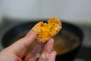 南瓜芝麻球的做法步骤:18