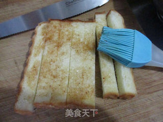 香酥面包条的做法步骤:7