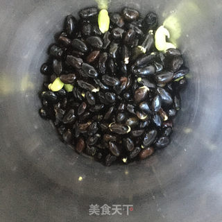 黑豆豆浆的做法步骤：3