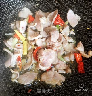 肉烧腐竹的做法步骤：6