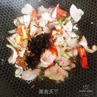 肉烧腐竹的做法步骤：7