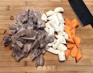 红烧羊肉的做法步骤：3