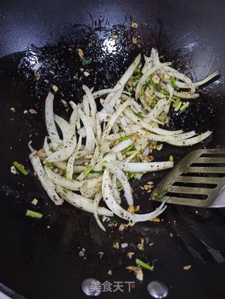 洋葱黑椒虎虾的做法步骤:7