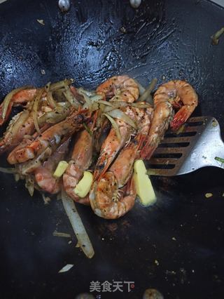 洋葱黑椒虎虾的做法步骤:11