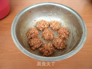 本色蒸狮子头的做法步骤:3