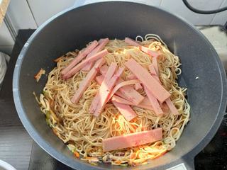 酱油炒面的做法步骤:9