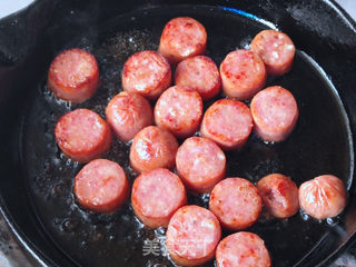 煎黑椒牛肉烤肠的做法步骤:7