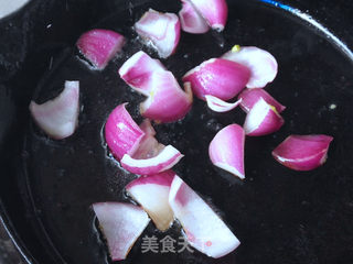 煎黑椒牛肉烤肠的做法步骤:9