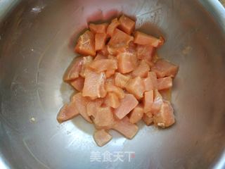 胡萝卜肉丁焖饭的做法步骤:2