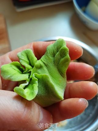 翡翠蒸饺的做法步骤:11