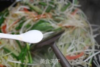 韭菜炒豆芽的做法步骤：5