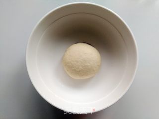牛肉虾仁披萨的做法步骤:2