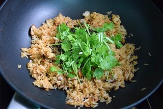 沙茶蘑菇培根饭卷的做法步骤:5