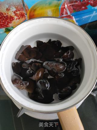 西葫芦虾仁水饺的做法步骤:2