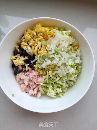 西葫芦虾仁水饺的做法步骤:6