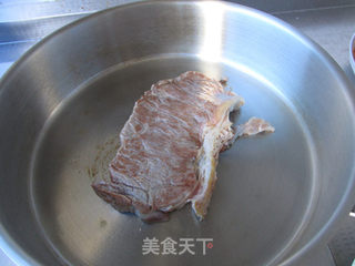 煎西冷牛排的做法步骤:5