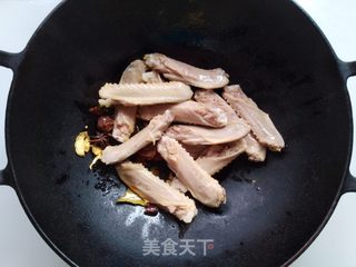 可乐杨梅卤鸭翅的做法步骤:5