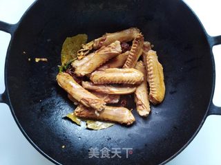 可乐杨梅卤鸭翅的做法步骤:6