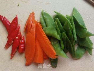 荷兰豆胡萝卜炒香菇的做法步骤:4