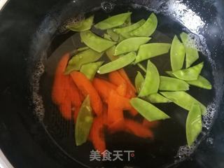 荷兰豆胡萝卜炒香菇的做法步骤：5