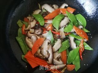 荷兰豆胡萝卜炒香菇的做法步骤:10