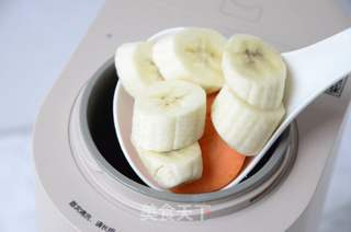 香蕉胡萝卜汁的做法步骤:3