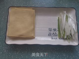 京酱肉丝的做法步骤:2