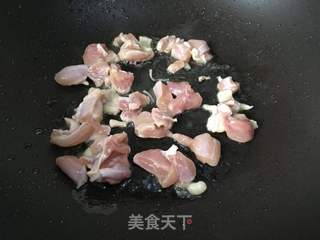 香菇鸡丁焖饭的做法步骤:9