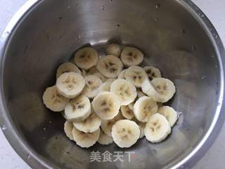 香蕉糯米饼的做法步骤:2