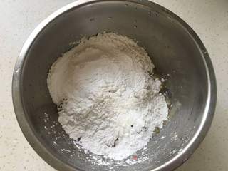 香蕉糯米饼的做法步骤:4