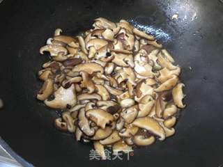 大蒜炒香菇的做法步骤:5