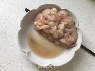滑蛋虾仁的做法步骤：2