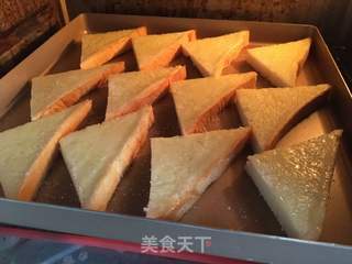 奶香蜂蜜吐司块的做法步骤:6