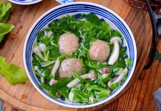 荠菜牛肉丸菌菇汤的做法步骤:7