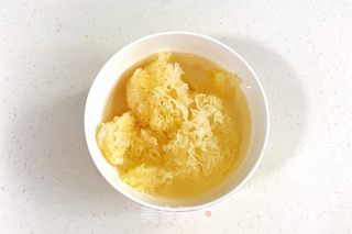 紫薯银耳汤的做法步骤：2