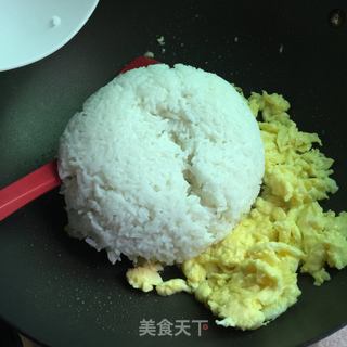 鸡蛋酱油炒饭的做法步骤：7