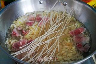 酸菜猪肉炖粉条冻豆腐的做法步骤:4