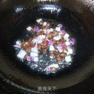 梅菜腊肠炒饭的做法步骤：4