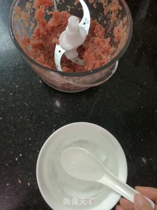 猪肉丸的做法步骤:2