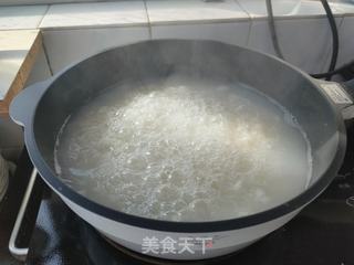 鲜味米面条的做法步骤:2
