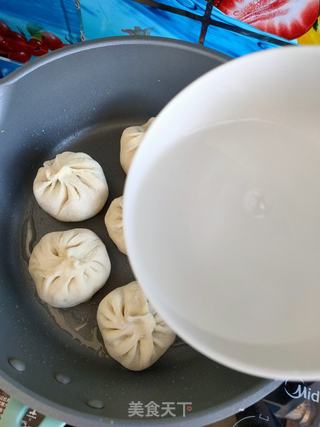 韭菜鸡蛋素馅煎包的做法步骤:13