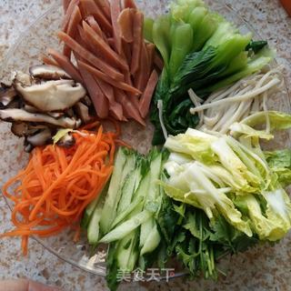 五彩食蔬拌饭的做法步骤:2