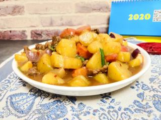 土豆炖牛腩的做法步骤:13