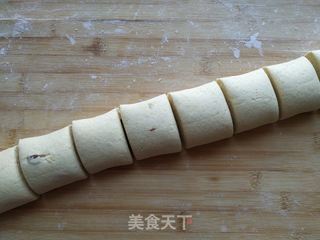 玉米面白面糖馒头的做法步骤:7