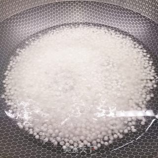 西米奶茶的做法步骤：2