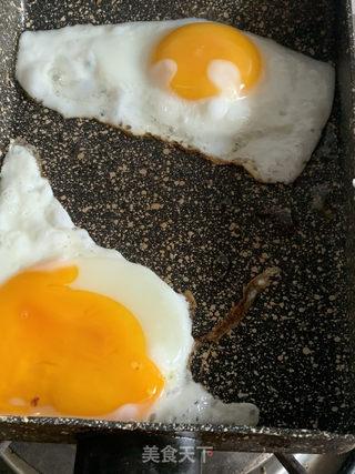 腊肉烤肠煲仔饭的做法步骤：6