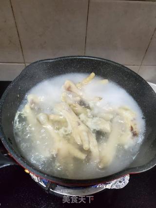 吮指鸡爪的做法步骤:3